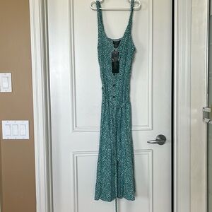 Cute dress. Green and white.